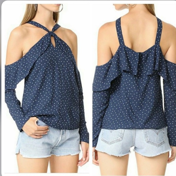 ✨4 for $20✨Cold Shoulder top - Picture 3 of 6